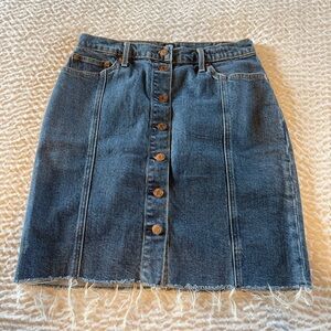 Gap Denim Button Front Raw Hem Knee Length Skirt Blue with Pockets